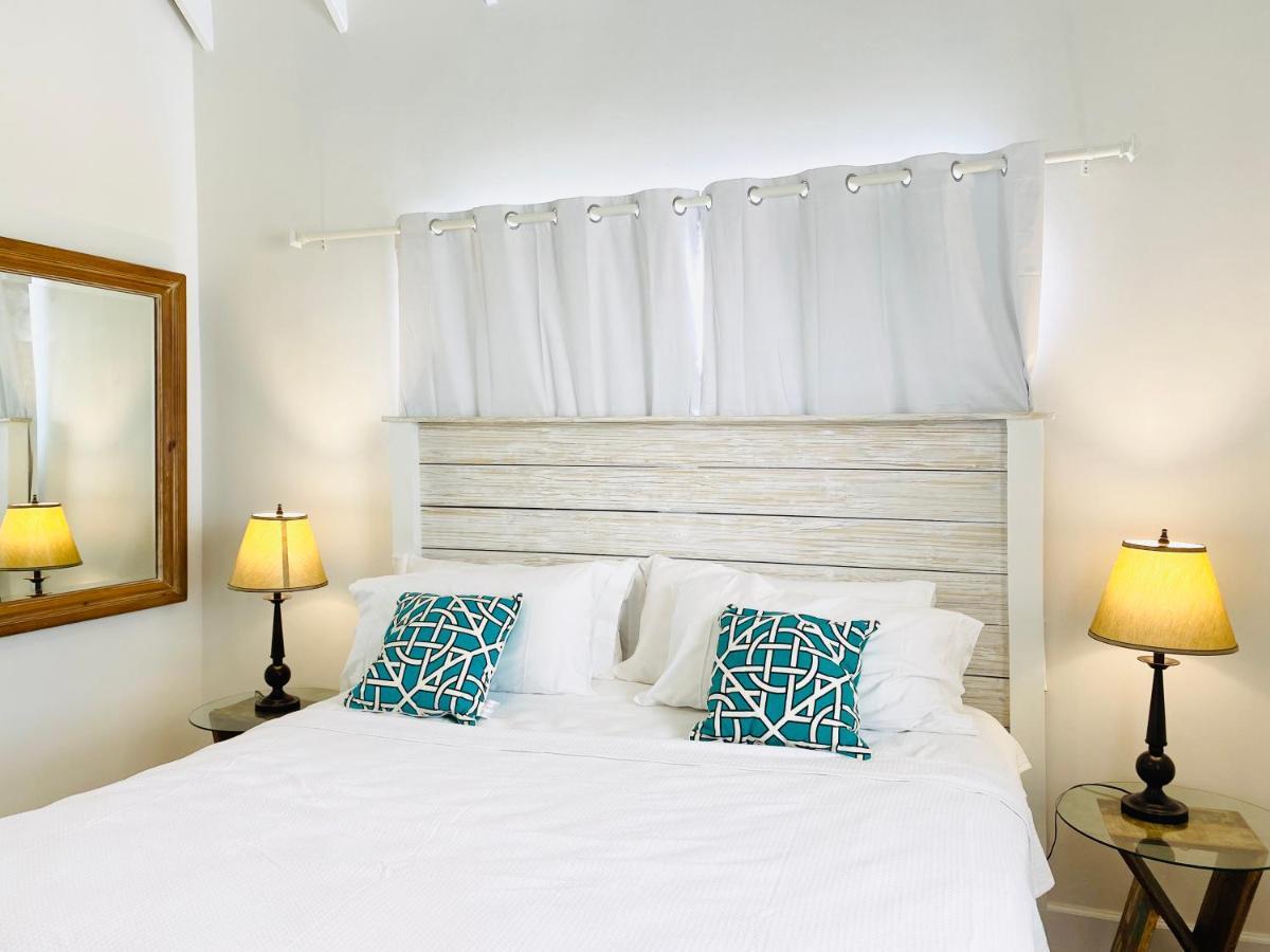 Modern Cottage With Chalk Sound Views Providenciales Exterior photo