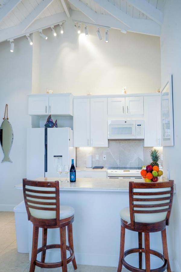 Modern Cottage With Chalk Sound Views Providenciales Exterior photo