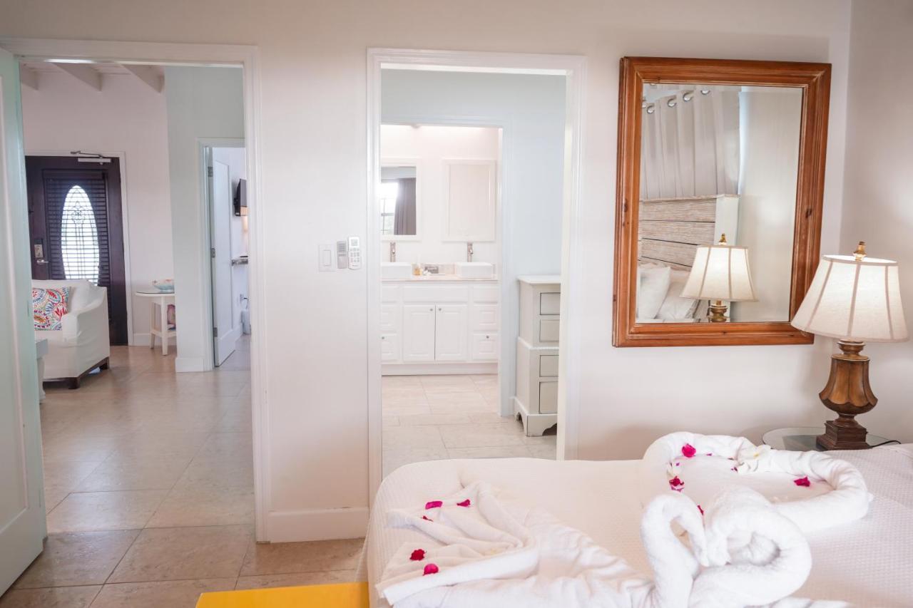 Modern Cottage With Chalk Sound Views Providenciales Exterior photo