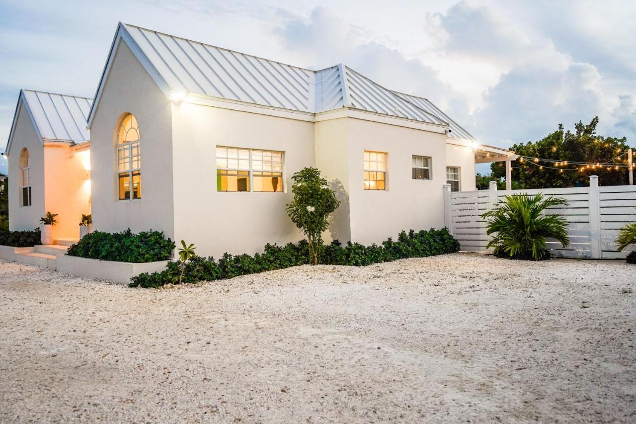 Modern Cottage With Chalk Sound Views Providenciales Exterior photo